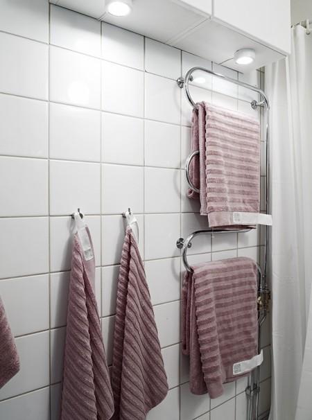 textiles lanas y complementos decoración suelo de madera blanco mate soluciones de almacenaje sillon individual blanco pisos una persona pisos estudio una persona interiorismo pisos pequeños interiorismo estudios y pisos pequeños interiores nórdicos inspiración nórdica estilo sueco decoración estilo nórdico electrodomésticos modernos dobles armarios ropero tv diseño nórdico diseño escandinavo diseño de interiores de estudios diseño de interiores decorar con cuadros decoración pisos pequeños decoración nórdica decoración en blanco decoración de interiores deco blogger cocinas modernas cocinas blancas blog interiorismo nórdico blog interiorismo blog interiores blog estilo nórdico blog decoración nórdica blog deco accesorios para el hogar estilo nórdico 