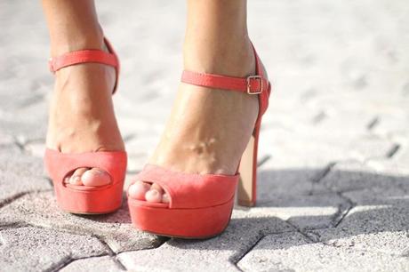 Coral shoes blogger