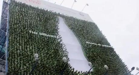 la valla viviente de CocaCola Una valla de Coca-Cola que reduce la polución en el aire