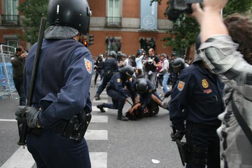 Una nueva plaza de Tiananmen, La cobarde brutalidad de la peor canalla del mundo o la historia nacional de nuestra infamia