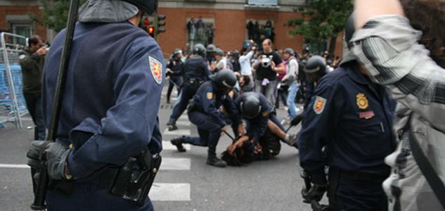 Una nueva plaza de Tiananmen, La cobarde brutalidad de la peor canalla del mundo o la historia nacional de nuestra infamia