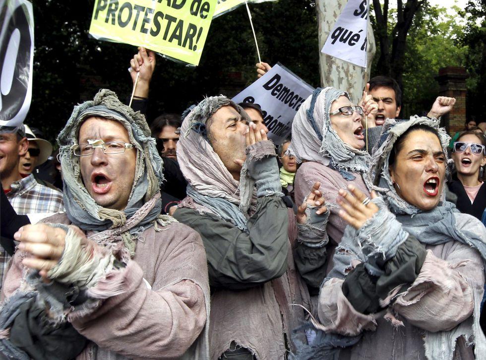 Una nueva plaza de Tiananmen, La cobarde brutalidad de la peor canalla del mundo o la historia nacional de nuestra infamia