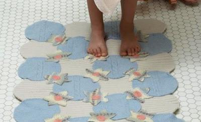 Hacemos una alfombra con camisetas o jerseys viejos