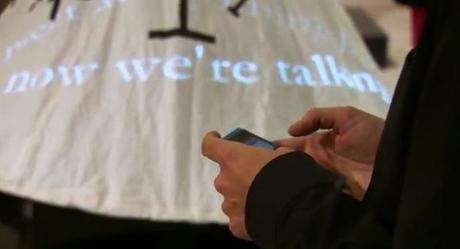 Un vestido que se alimenta de tweets