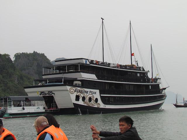 Halong Bay; una navegación mágica