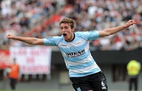 Asistencias: la pelota detenida, el camino de Villar