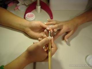 Como ponernos uñas postizas nosotras mismas