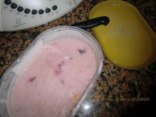 Helado de cerezas negras