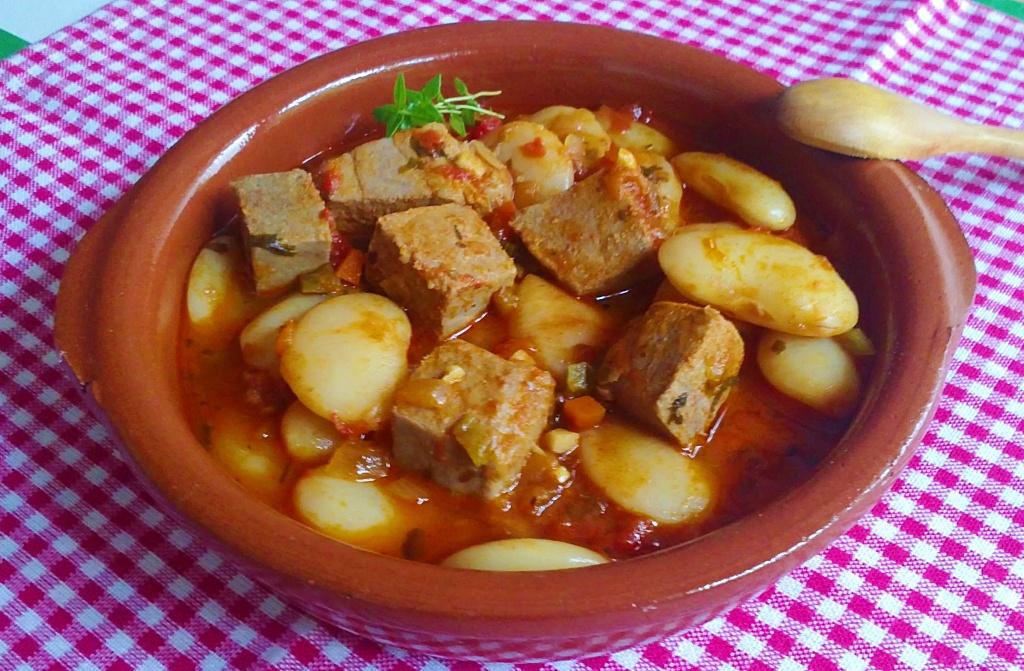 Judias Garrofón con atún fresco