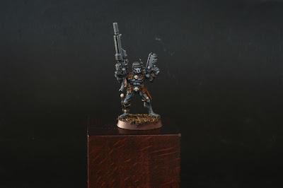 Asesino Vindicare con pistola Exitus 