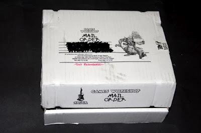 Frontal de la caja Telescópica de Games Workshop 19,5x23x17 cm