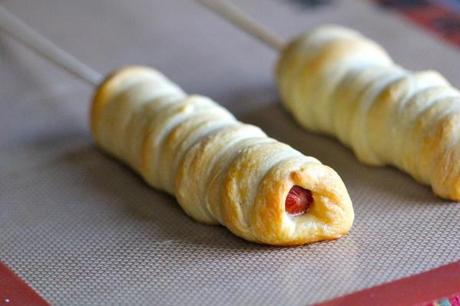 hojaldre con salchichas