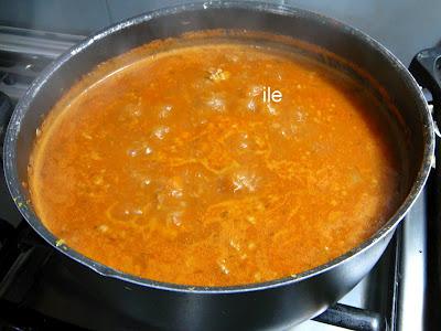 Lasaña de carne, salsa y queso