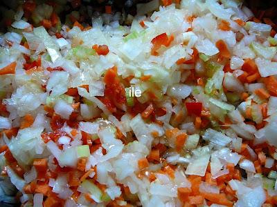 Lasaña de carne, salsa y queso