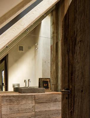 LA CASA ESCONDIDA…/ THE HIDING HOUSE...