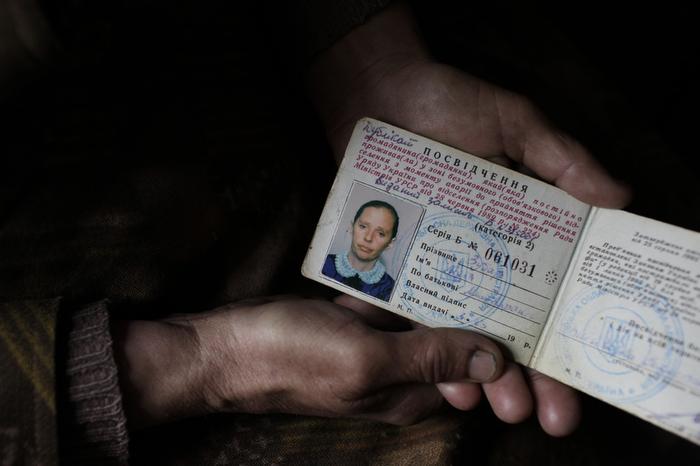 Una pareja de ancianos resiste en Redkovka, pueblo abandonado