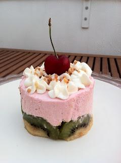 MINI BAVAROISE DE FRESAS Y KIWI