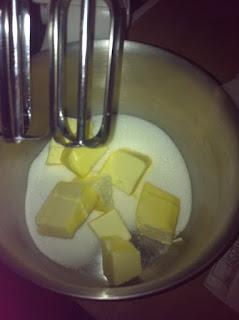 BANANA CREAM CAKE CON MERENGUE SUIZO DE BAILEYS