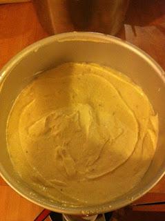 BANANA CREAM CAKE CON MERENGUE SUIZO DE BAILEYS