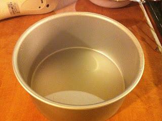 BANANA CREAM CAKE CON MERENGUE SUIZO DE BAILEYS