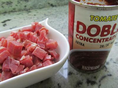 Alubias con tomate y jamón
