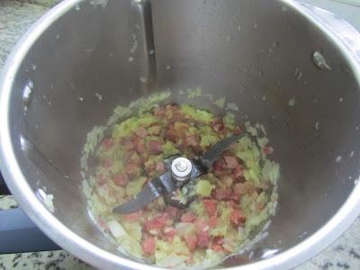 Alubias con tomate y jamón