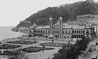 LA CIUDAD DE LOS OJOS GRISES - Félix G. Modroño
