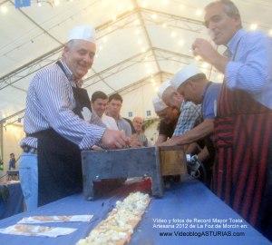 Mayor Tosta Quesos Artesanos 2012 Foz de Morcin: Gratinando