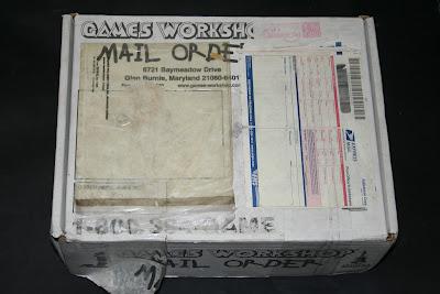 Caja postal de Games Workshop de 26x35x12 cm