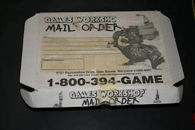 Caja postal de Games Workshop de 16x35x5 cm