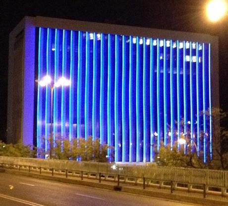 A-cero Projects Imágenes nocturnas de la fachada reformada de un emblemático edificio en Madrid