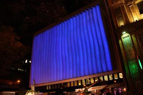 A-cero Projects Imágenes nocturnas de la fachada reformada de un emblemático edificio en Madrid