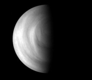 Venus posee una capa superior en su atmósfera más fría de lo imaginado