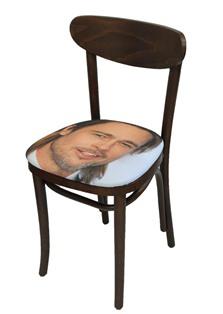 ¿Te sentarías encima de Brad Pitt, Angelina Jolie, Lady Gaga o Anne Wintour?