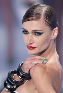 RENUEVE SU ATRACTIVO PERSONAL