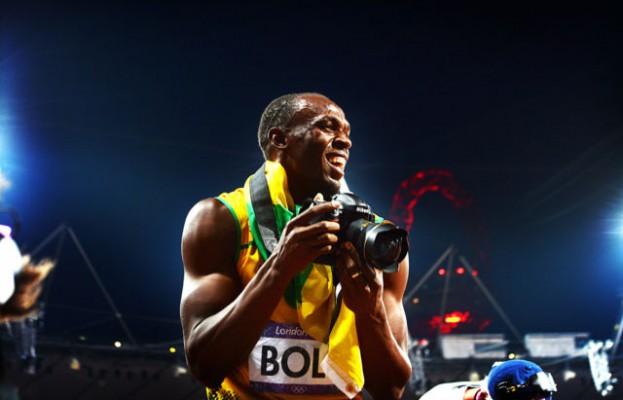 Sale a subasta la cámara que usó Usain Bolt tras ganar el oro en 200m