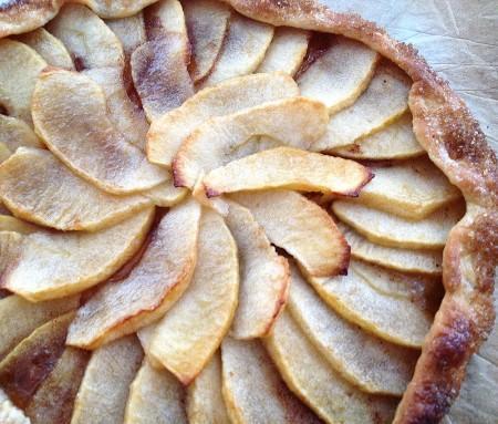 tartas delikatissen tartaleta de manzana tarta manzana con masa quebrada brisa tarta de manzana recetas sencillas tartas recetas fáciles tartas manzana recetas fáciles para el café recetas fáciles de masa quebrada recetas delikatissen recetas con dos ingredientes recetas bonitas postres rápidos postres fáciles postres con frutas gastro blog galette de manzana blog repostería blog recetas postres blog recetas fáciles blog postres blog fotos postres blog dulces blog deco Apple Galette 