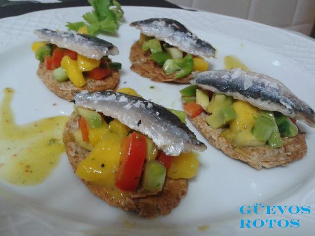 TOSTA DE SARDINAS, PICADILLO Y ALIÑO DE CEBICHE. LOS PINCHOS DE LOS LECTORES.