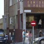 Entrada pública del edificio donde se produjo el robo de droga en Cádiz.