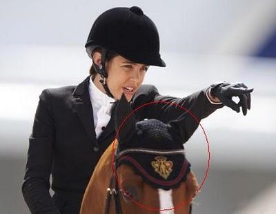 Gucci diseña el equipamiento hípico para Carlota Casiraghi y su caballo