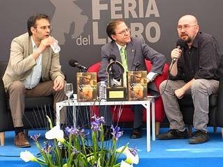 De firmas, premios y caracoles por Sevilla