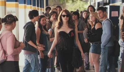 Emma Stone es una chica fácil en 'Easy A'