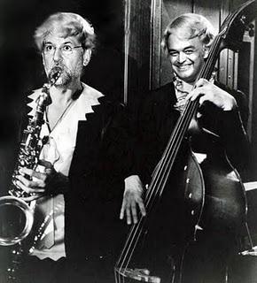 CON FALDAS Y A LO LOCO