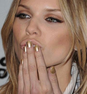 Tendencias en Manicura Otoño-Invierno 2012-2013 anigif thumb Tendencias en Manicura Otoño Invierno 2012 2013