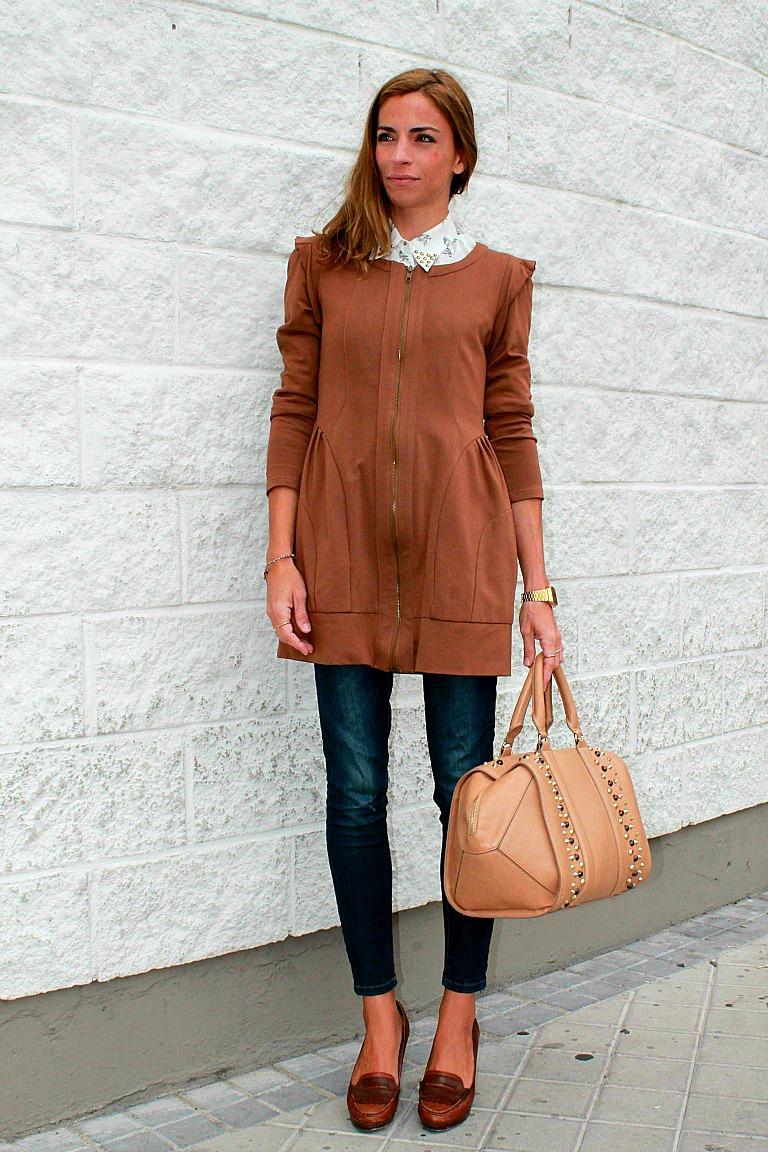 vestido/chaqueta con mocasin y tachuelas