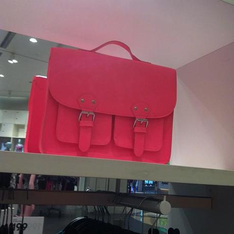 H&M satchel large size bag 1950฿ พร้อมส่งยุไทย สนใจไลน์มาเลยนะค่ะ #hmshopaholicbyemma #hmsatchel#hmsatchelbag#satchel#satchelbag#accessories #bag#bags#hm#hmbag#hmbags#intrend #fashion #classic