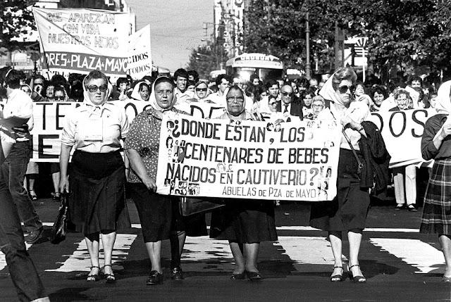 Dia de la Memoria: Abuelas y Madres de Plaza de Mayo