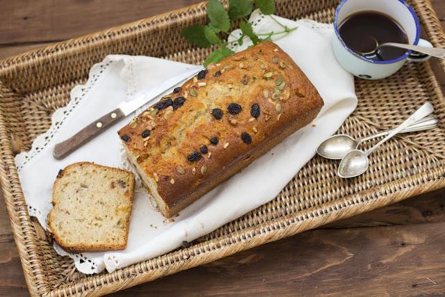 La cocina mágica en la revista Cocina Diez de Octubre!! y un cake integral de calabacín y manzana para celebrarlo con todos