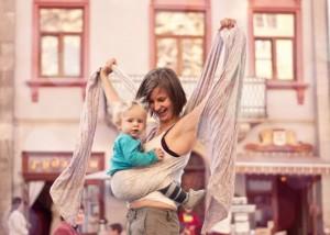 Cría en brazos, portea feliz