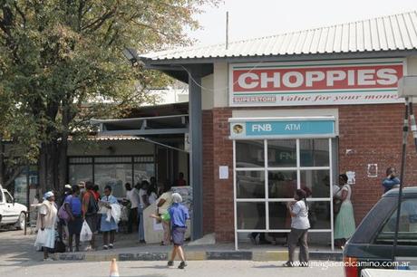 cotideaneidadmaun2 Maun, centro de operaciones